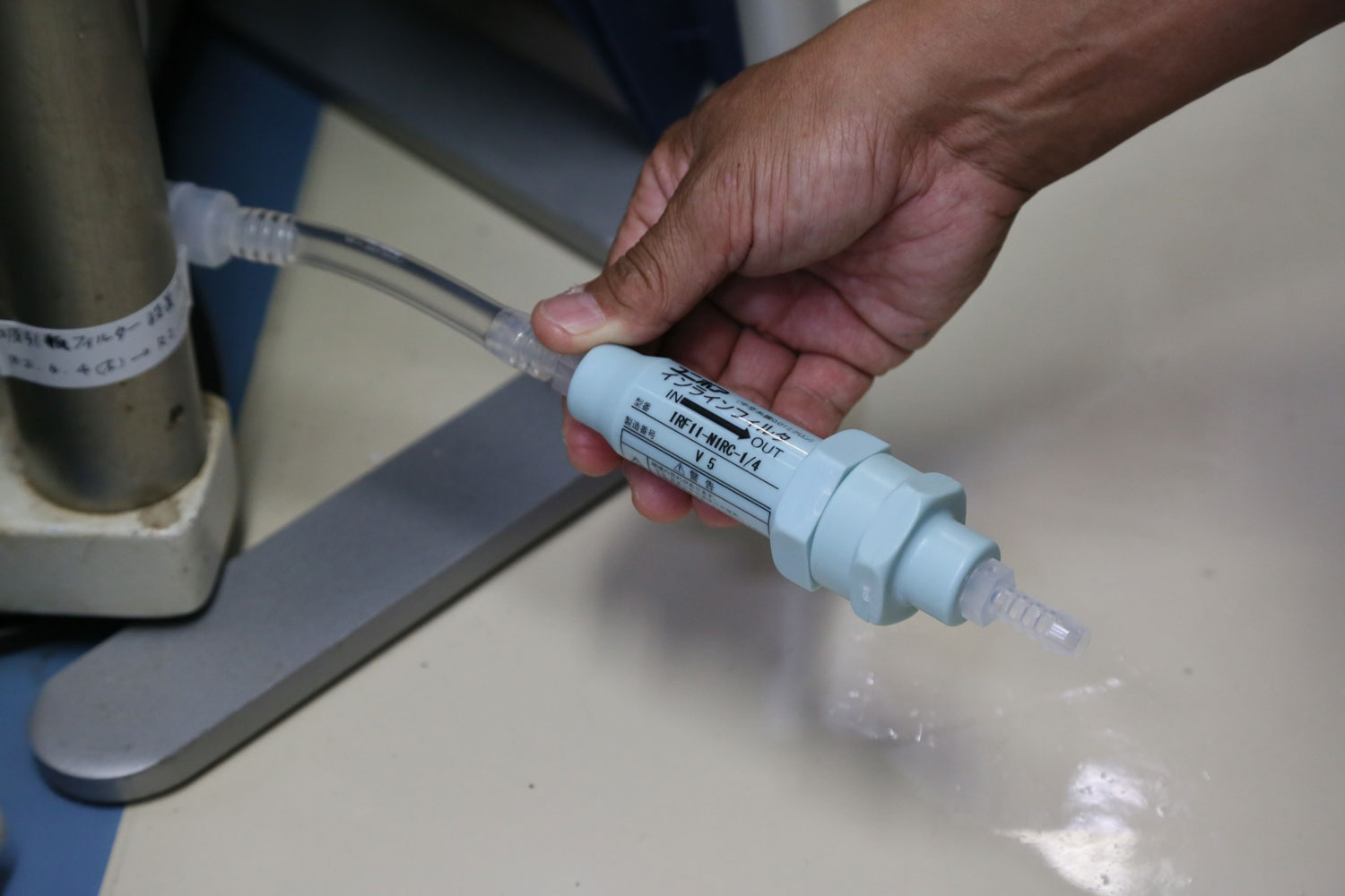 吸引機の排気フィルター